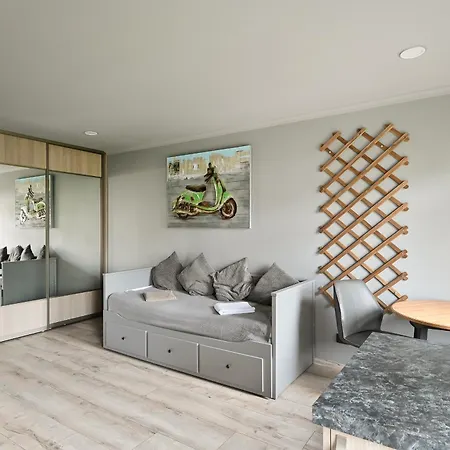 Quiet Loft With Free Parking *